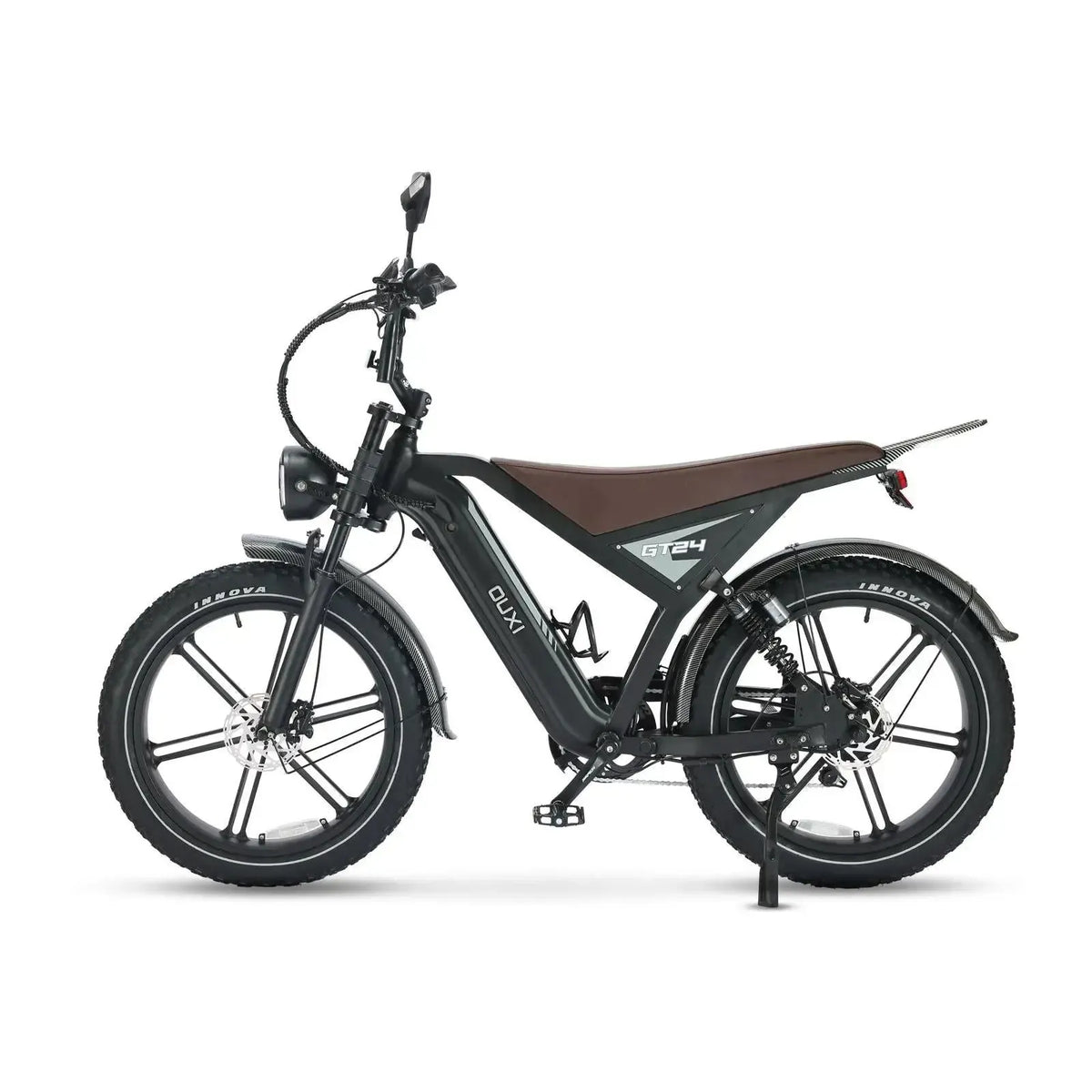 Ouxi GT24 Fatbike in Schwarz, Seitenansicht von links mit ausgeklapptem Ständer und vorderer Scheibenbremse